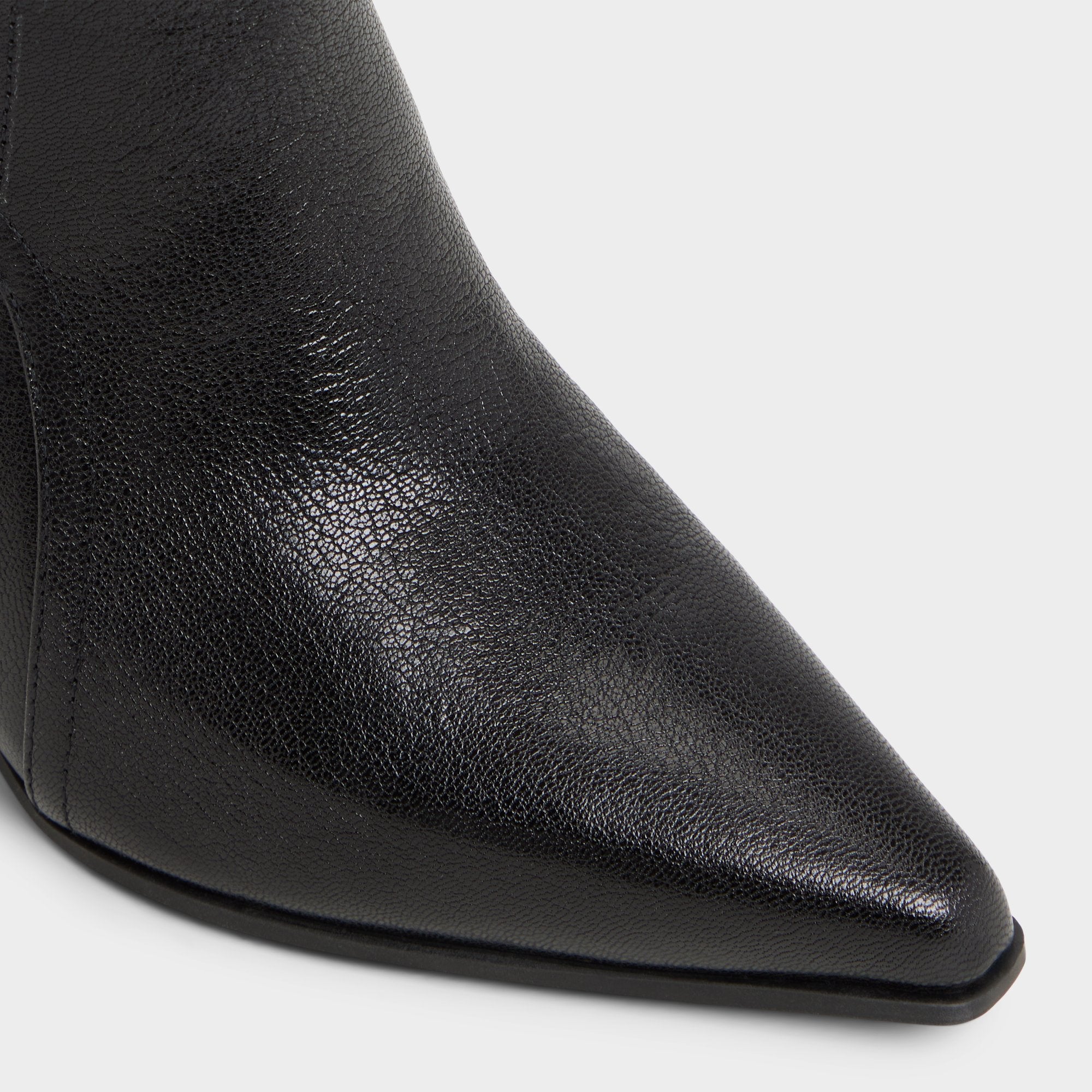 Saddle - Image 5